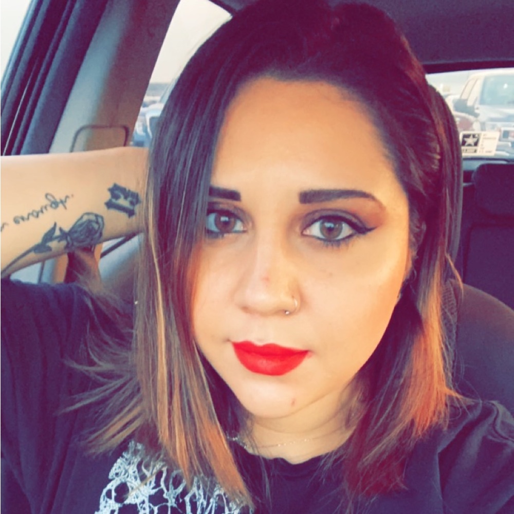 Meet your Posher, Kiana